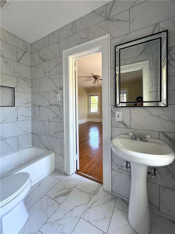Building Photo - 46 Delmont Dr NE