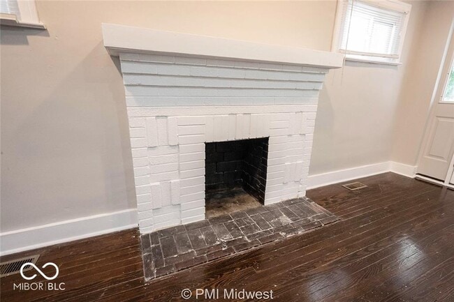 Building Photo - 1621 E 49th St