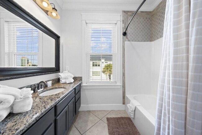 Building Photo - 15 Meeting St