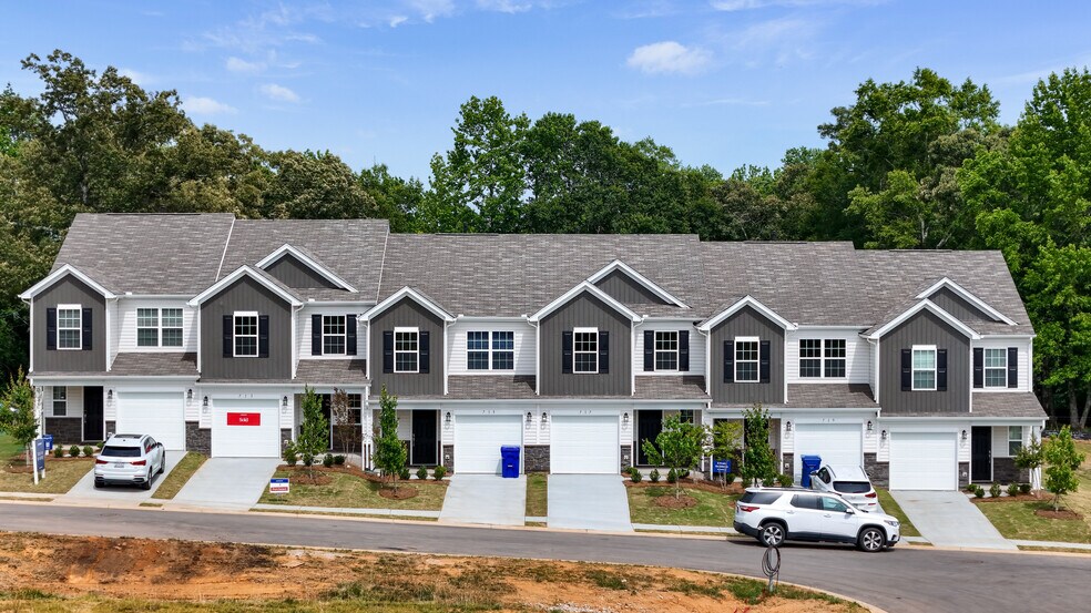 Building Photo - 717 McKissick Dr