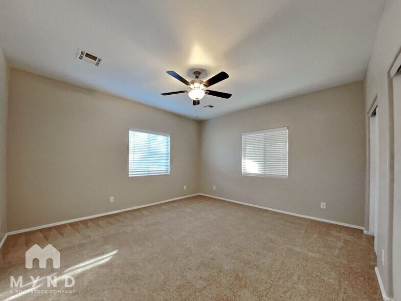 Building Photo - 5651 S 11th Dr