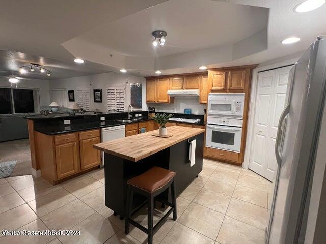 Building Photo - 161 Majestic Bay Ave