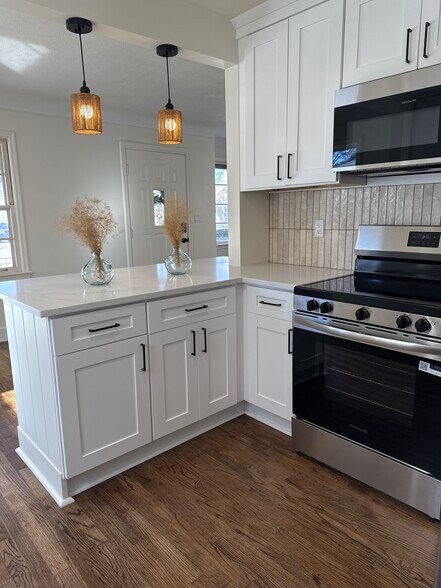 Building Photo - 125 S Minerva Ave