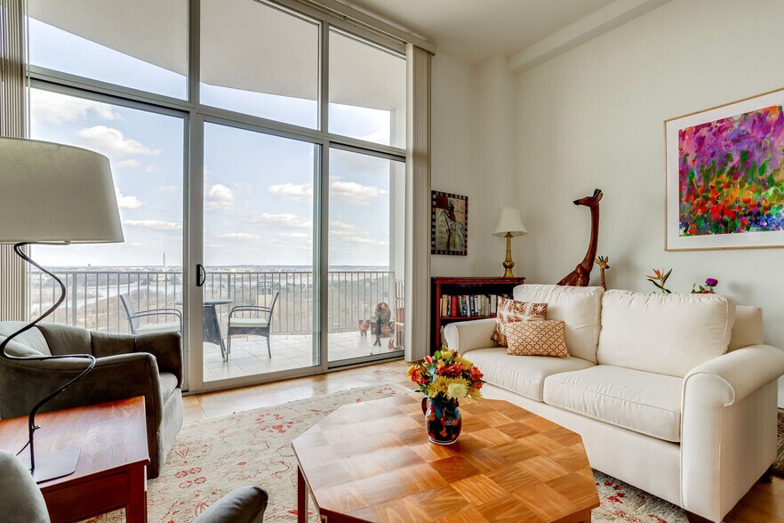 Building Photo - 1200 N Nash St