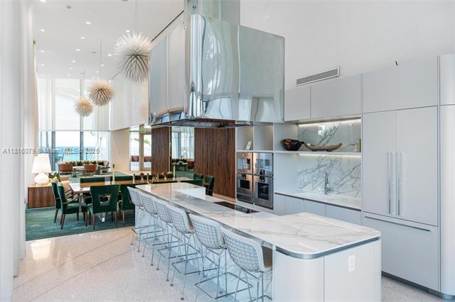 Building Photo - 16901 Collins Ave