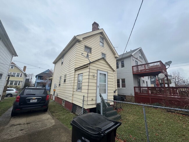 Building Photo - 3 Bed 1 Bath Single Family Home