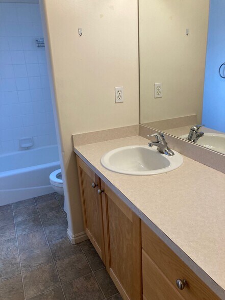 Master bath - 1440 Cobblestone Ln