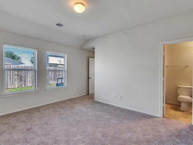 Building Photo - 2806 Morgensen Dr