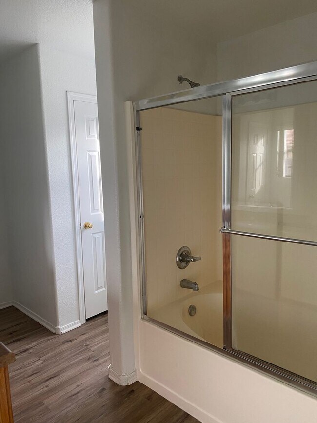 Building Photo - Single level home in Gilbert