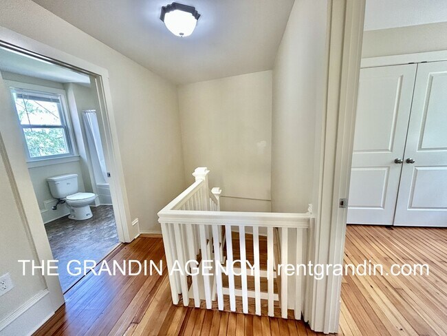 Building Photo - 1518 Wautauga St SW