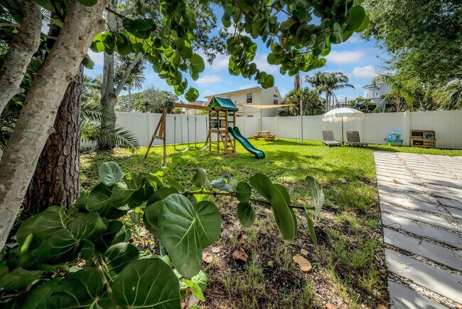 Building Photo - 555 S Gulf Dr