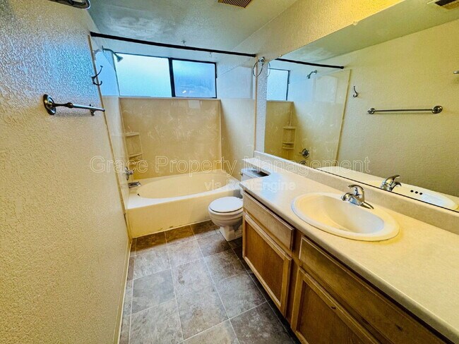 Building Photo - 12366 W Nevada Pl