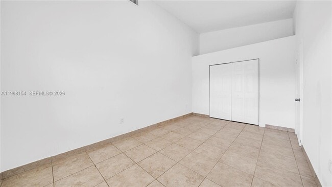 Building Photo - 10575 La Placida Dr