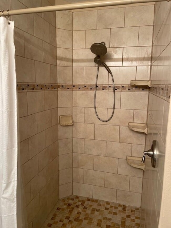 Building Photo - 2 Bedroom 2 1/2 Bath Townhouse in ST, next to MacDill Air Force Base