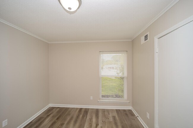 Building Photo - 4940 Clearbrook Cove