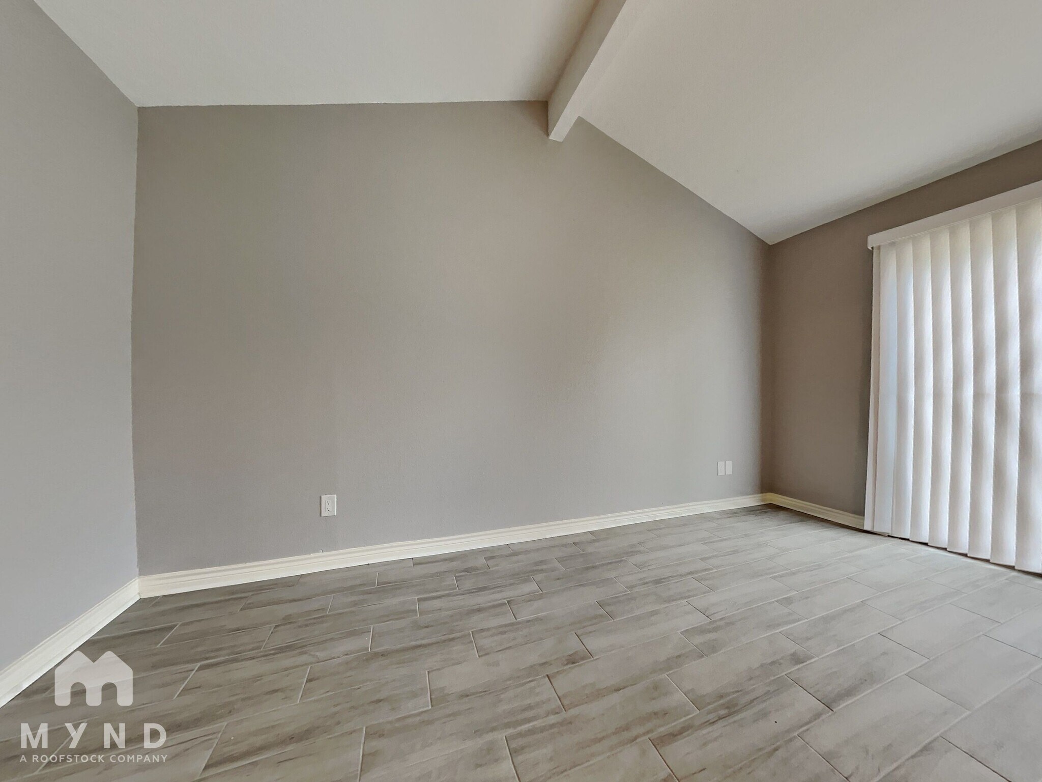 Building Photo - 2403 Summer Spring Dr