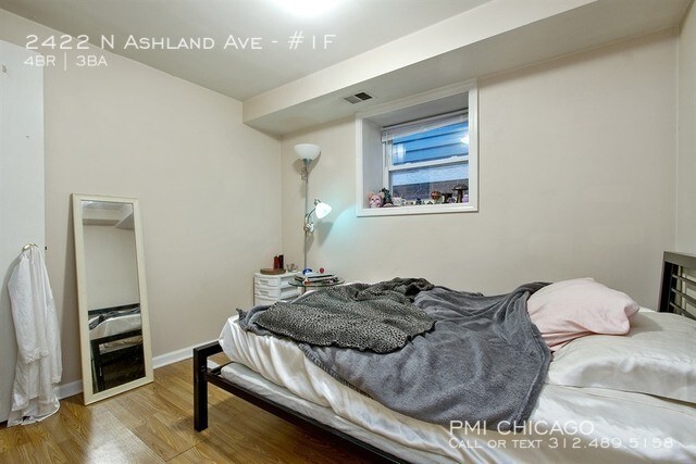 Building Photo - 2422 N Ashland Ave
