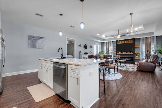 Building Photo - 4354 Bottle Brush Ln