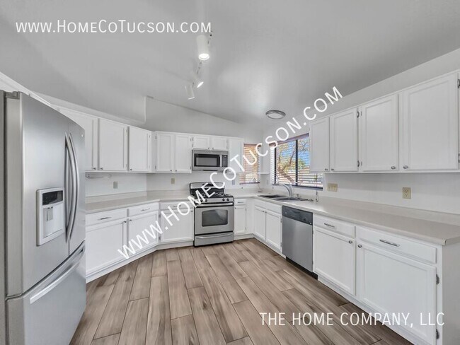 Building Photo - 1519 W Bloomfield Pl