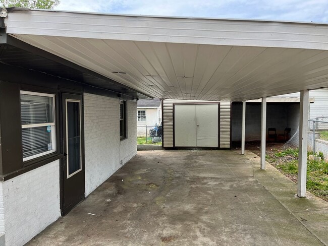 Building Photo - 1508 Beechwood Dr