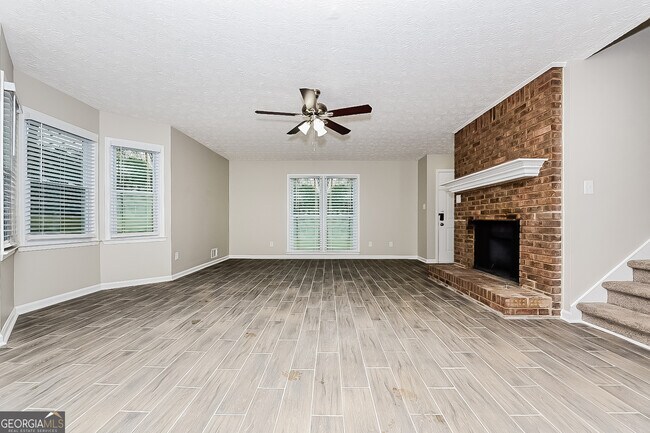 Building Photo - 295 Stoneridge Way