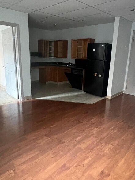 Building Photo - 11 Lawrence St