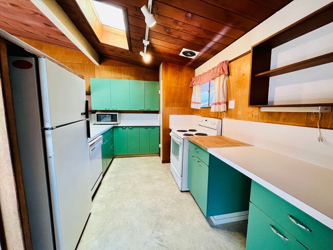 Building Photo - Stunning 4 Bed 2 Bath Eichler near Midtown...