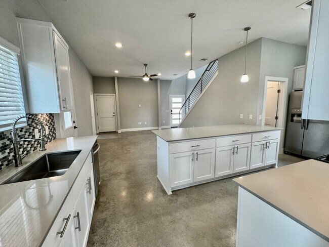 Building Photo - 6911 Meador Ave