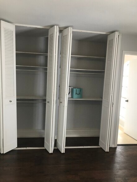 Closet space in 2nd bedroom - 1338 Churing Dr
