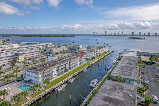 Building Photo - 112 Doolen Ct