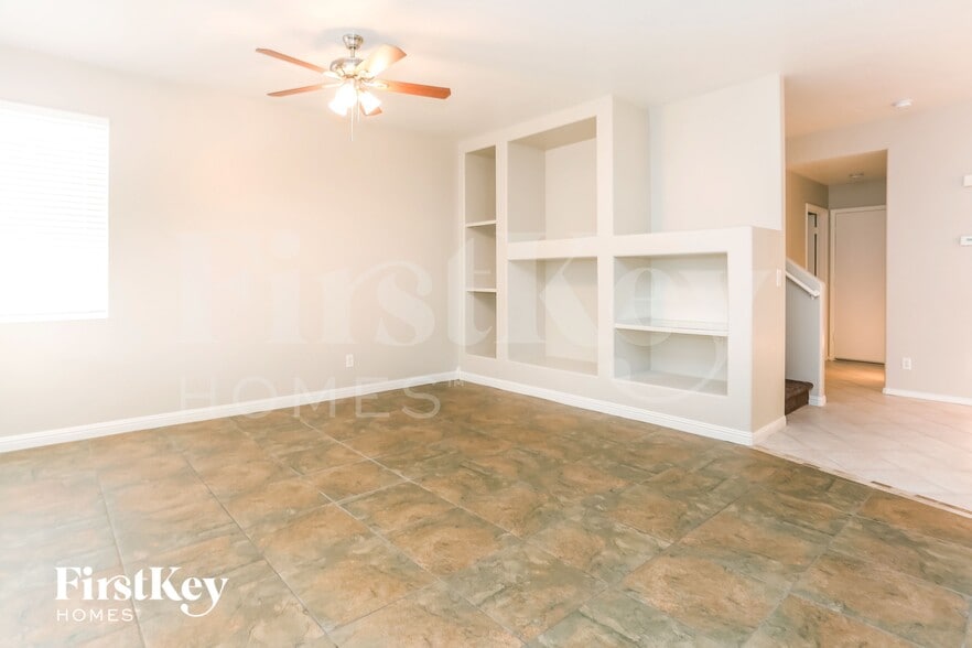 Building Photo - 7605 Donald Nelson Ave