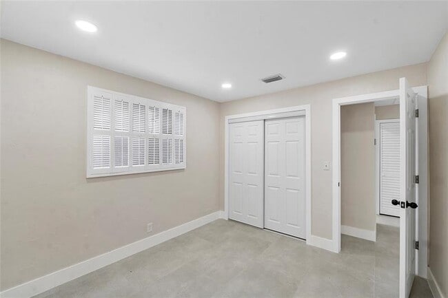 Building Photo - 828 Johnson St