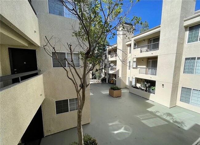 Building Photo - 21500 Burbank Blvd