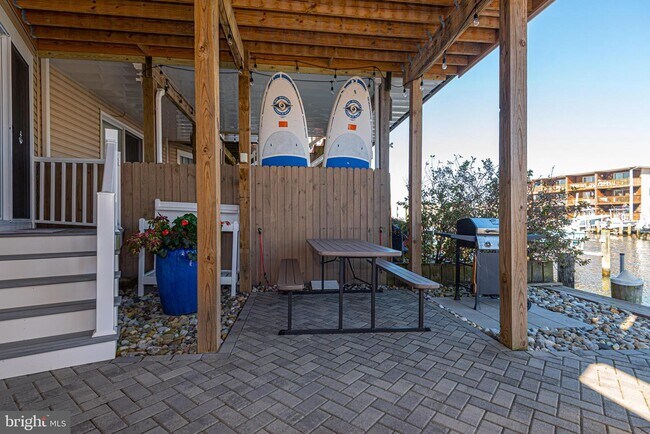 Building Photo - 148 Captains Quarters Rd