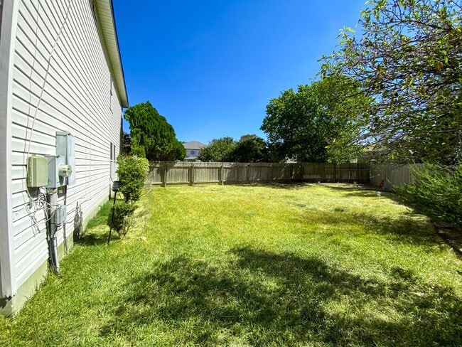 Building Photo - Beautiful 3/2 home in Hunters Mill!