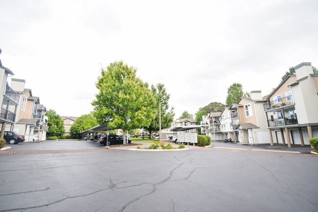 Building Photo - Beautiful 2 BR 2 BA Condo! Beautifully Updated! W/S/G is included.