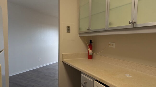 Building Photo - Cozy 1 Bed 1 Bath Condo In Vibrant Pavilion On The Park