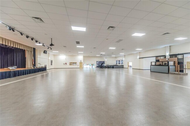 Building Photo - 2040 World Pkwy Blvd