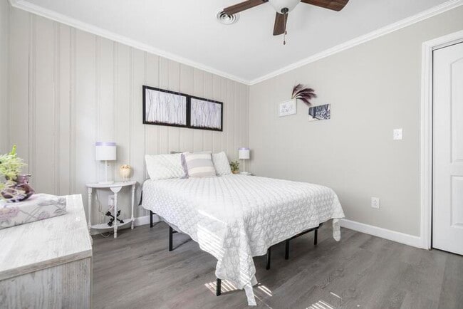 Building Photo - 1300-1330 Windsor Avenue - 1306B