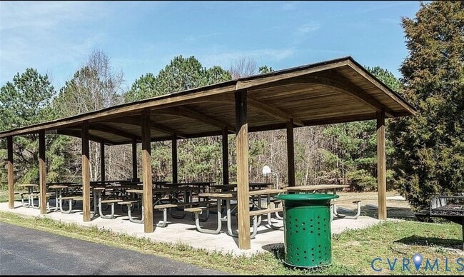 Building Photo - 7806 Fern Hollow Dr