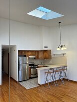 Building Photo - 625 S 19th St