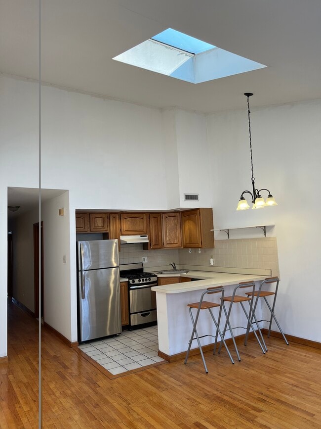 Building Photo - 625 S 19th St