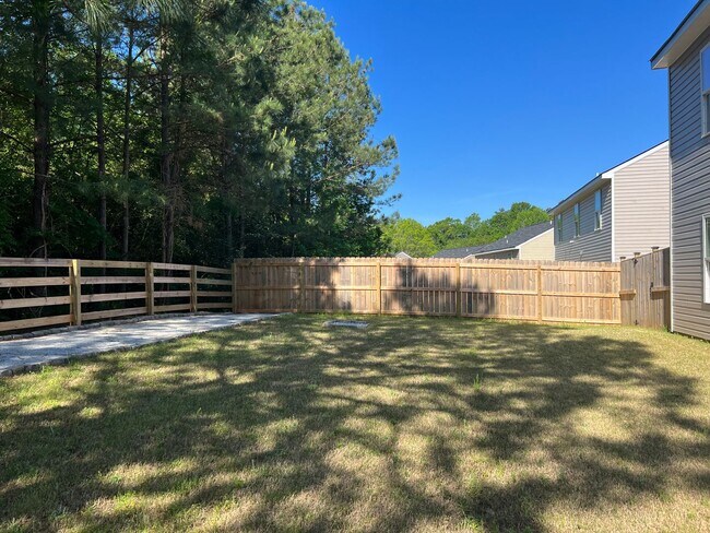 Building Photo - Home in The Highlands!!!