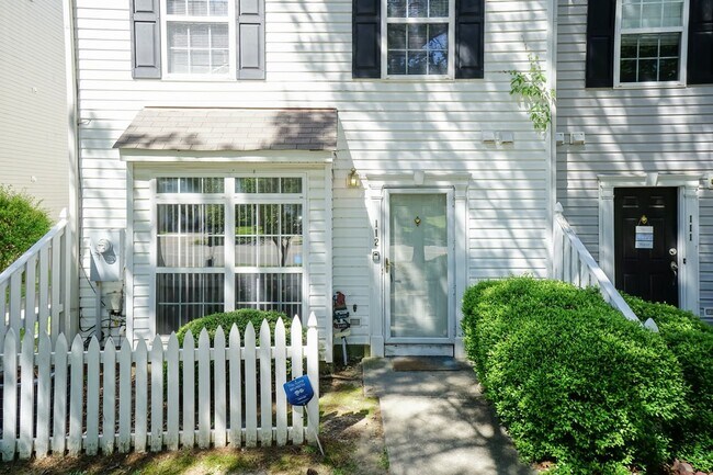 Building Photo - 8650 Neuse Landing Ln