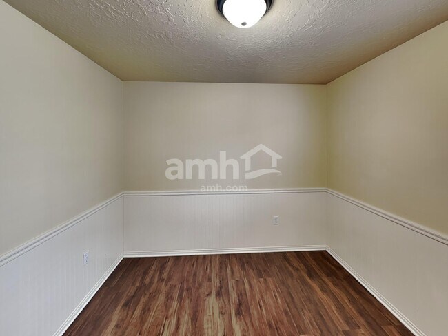 Building Photo - 143 N 700 W