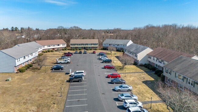 Building Photo - 3 Blueberry Dr