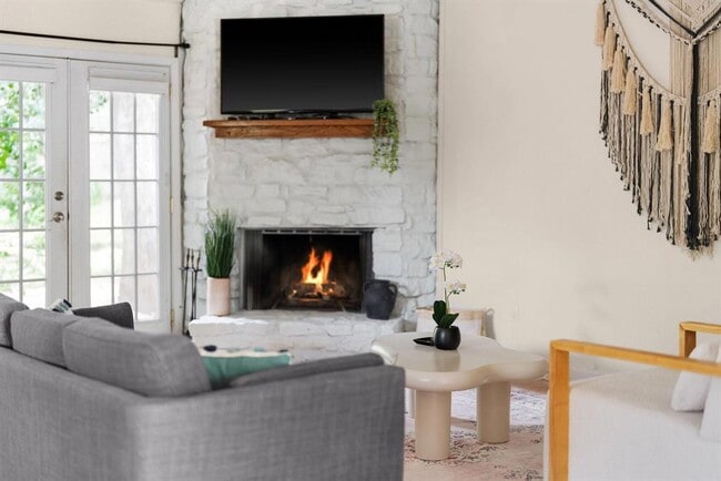 Building Photo - 2320 Montclaire St