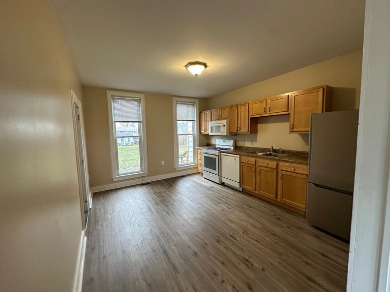 Building Photo - 711 Napoleon St