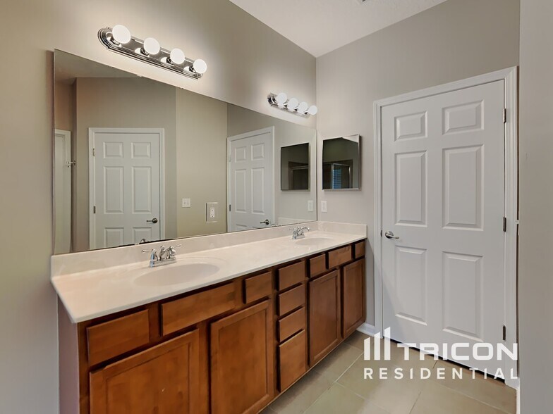Building Photo - 4347 Song Sparrow Dr