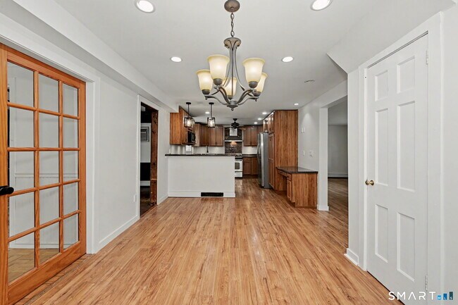 Building Photo - 44 Barmore Dr W